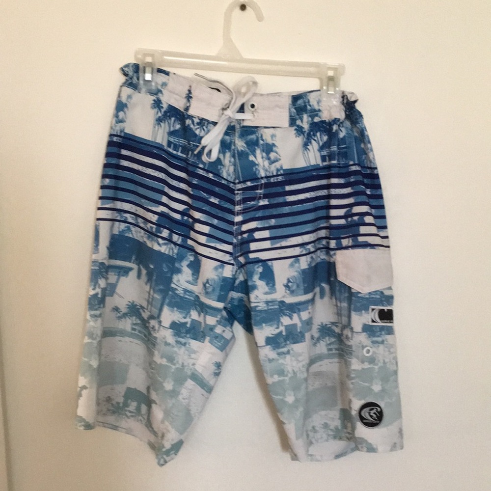 Wave  Life Man Swimsuit size large, very good condition